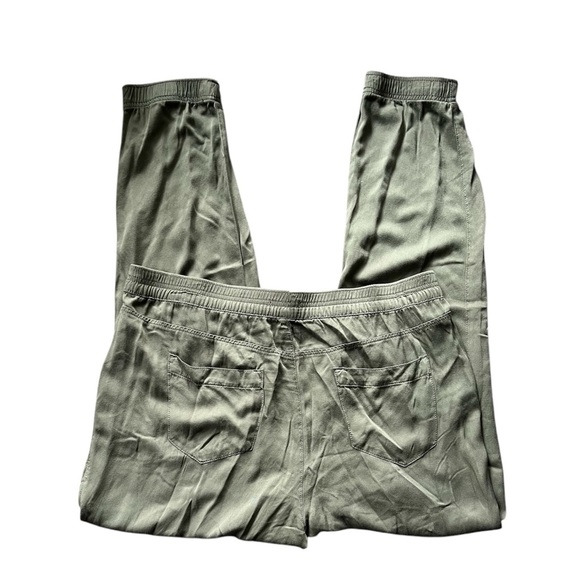 Women’s Olive Green Pants by a.n.a size Large with zipper frontal pockets - Picture 2 of 4